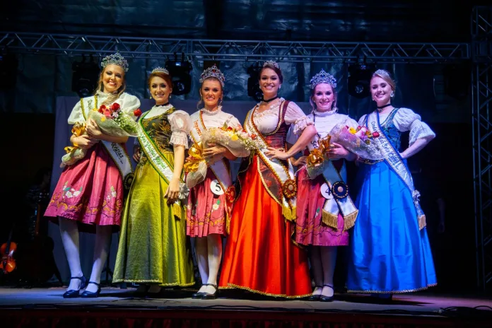 Inscrições abertas para escolher a Rainha e as Princesas de Indaial