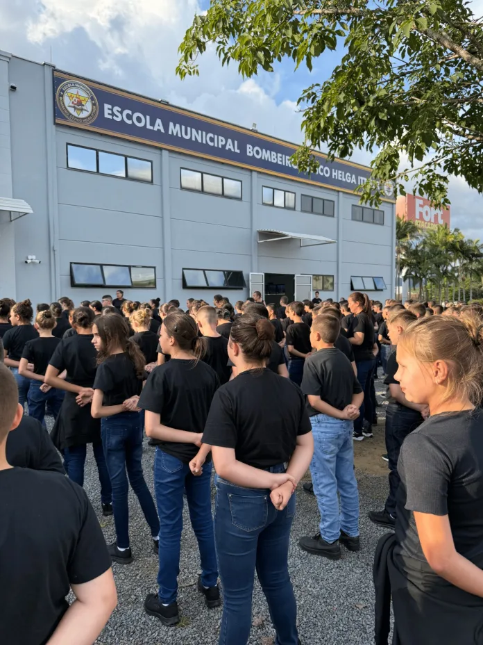 Escola Bombeiro Cívico Helga Ittner inicia ano letivo com modelo educacional inédito