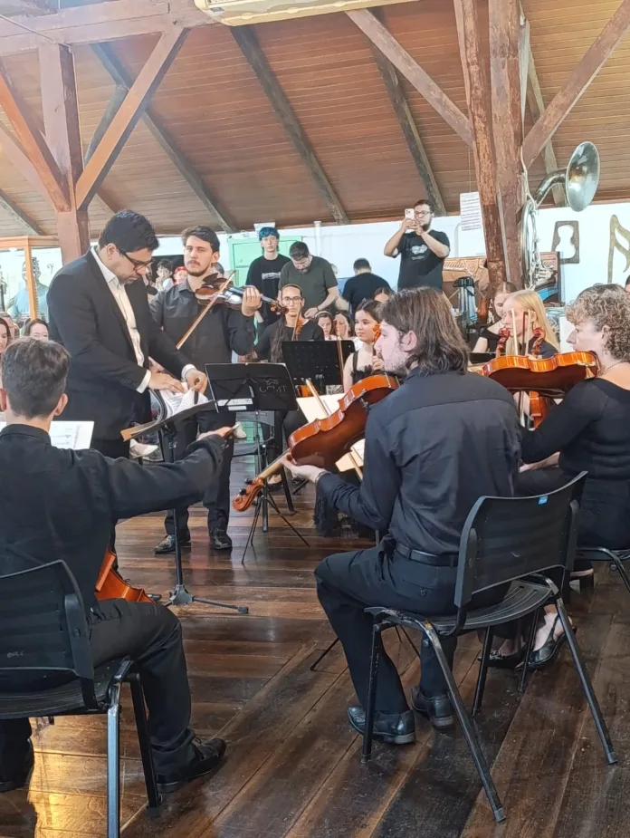 Café Musical no Museu da Música de Timbó abre temporada 2026 da OCMT com casa cheia e repertório emocionante