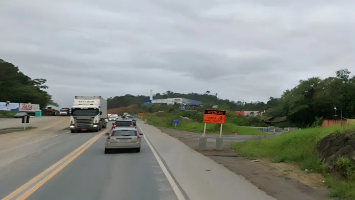 DNIT alerta para operação Pare e Siga na BR-470/SC, em Blumenau, nesta sexta-feira (20)
