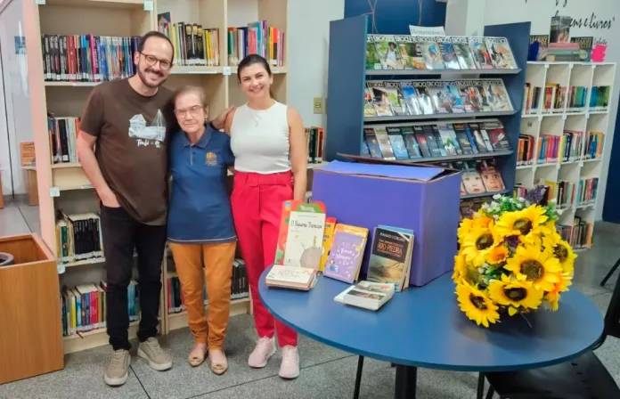 Hospital Oase recebe doação de livros e fortalece projeto de humanização em Timbó