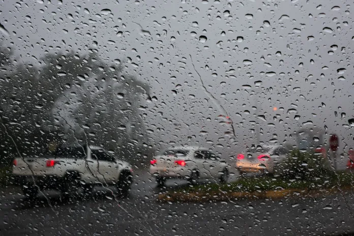 Semana começa com temporais em SC após onda de calor