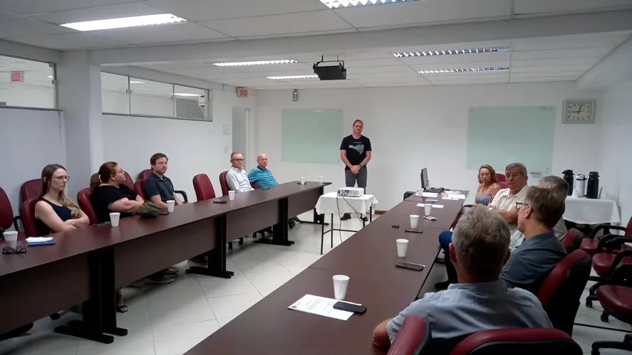 Prefeito Flávio Buzzi discute demandas da Acimvi e destaca prioridades para o desenvolvimento de Timbó