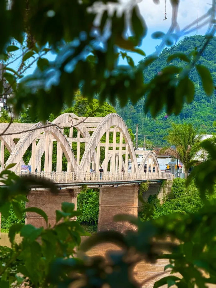 Ponte dos Arcos terá interdição e sistema siga e pare nesta quinta-feira