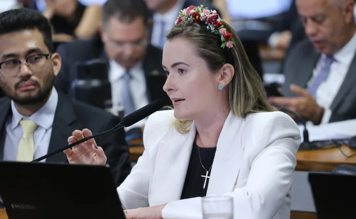 CCJ aprova projeto que permite trabalho comunitário em abrigos de animais