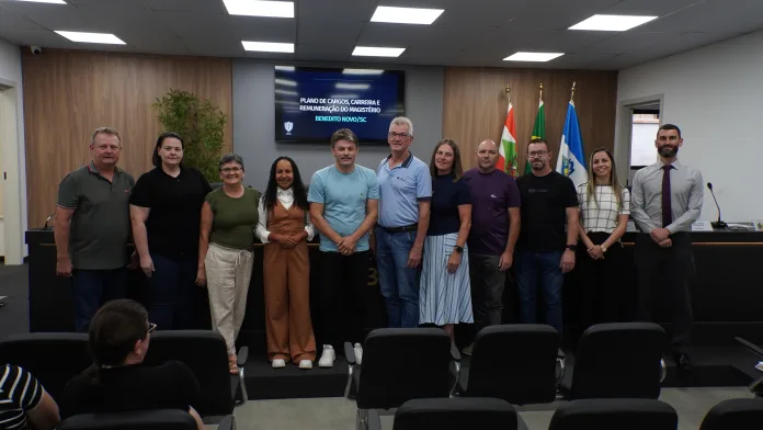 Benedito Novo apresenta novo Plano de Carreira do Magistério e reforça valorização dos educadores