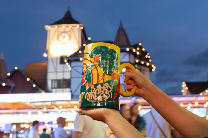 Caneco oficial da Oktoberfest Blumenau é finalista de prêmio internacional
