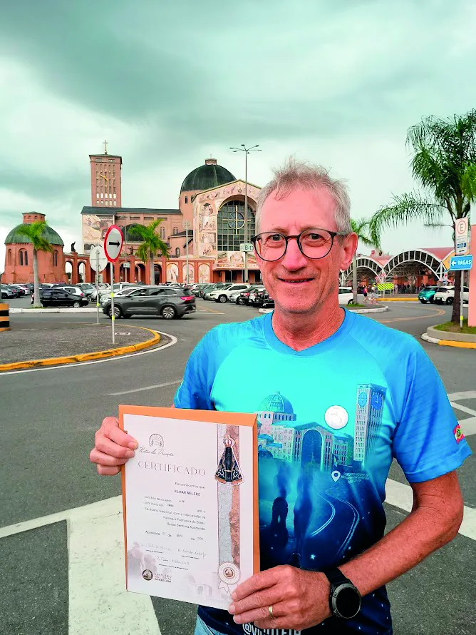 Vilmar Melere percorre quase 800 km até Aparecida em jornada de entrega e transformação