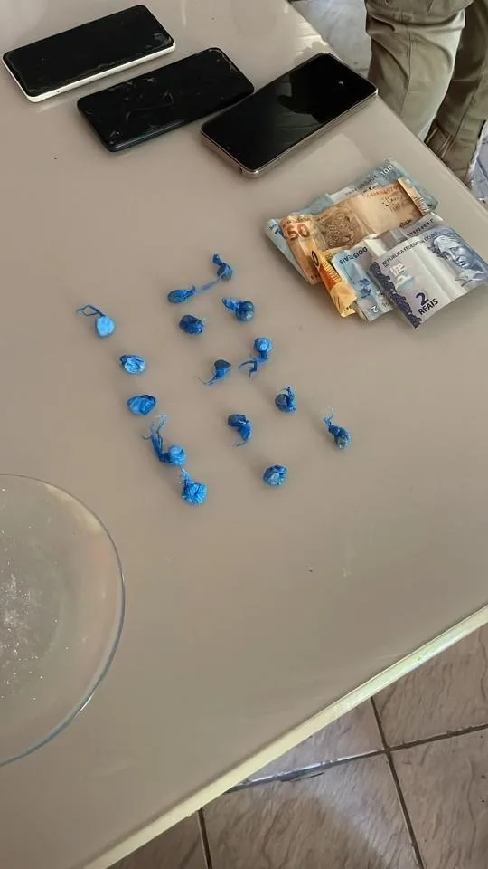 Polícia Militar prende casal em flagrante por tráfico de drogas em Apiúna