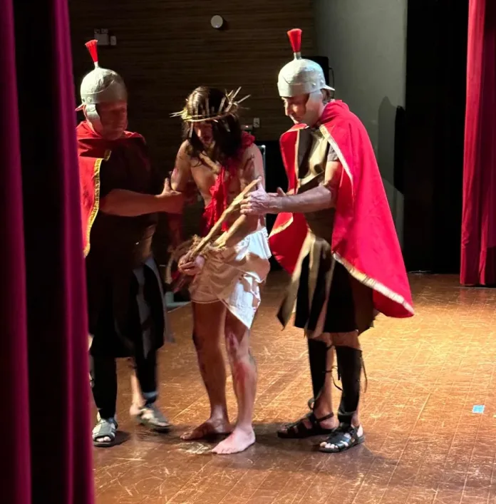 Rodeio recebe espetáculo “O Milagre do Calvário” em noite de fé, arte e emoção coletiva