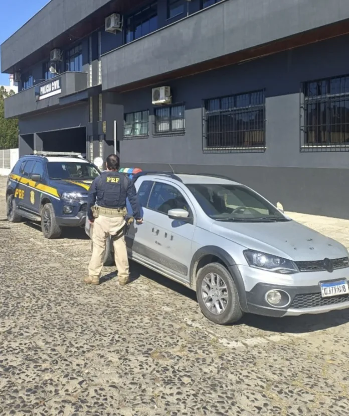 Picape roubada em Minas Gerais é recuperada na BR-470