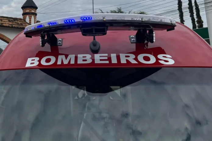 Corpo de Bombeiros localiza homem perdido em trilha entre Gaspar e Blumenau após falha em motocicleta
