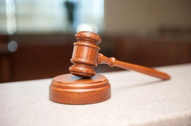 Homem é condenado a mais de 28 anos por matar vítima com madeira e pedra em Rio do Oeste