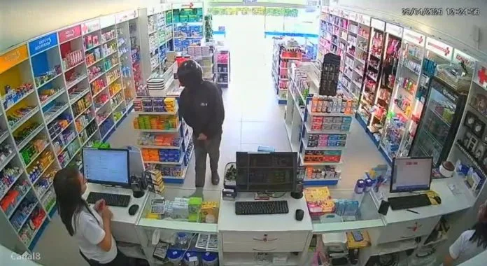 Suspeito de roubo a farmácia em Blumenau é preso após perseguição em Rodeio