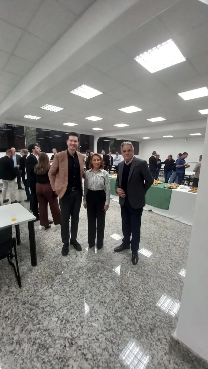 Acimvi promove debate sobre economia e Custo Brasil em Timbó