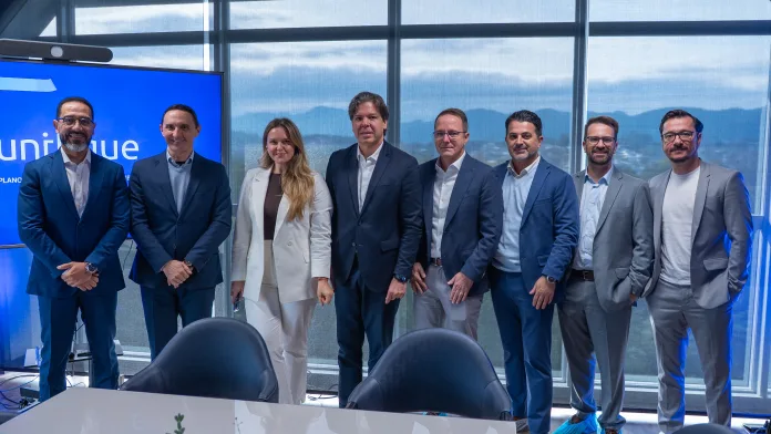 Ministro das Comunicações visita sede da Unifique em Timbó