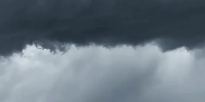 Frente fria provoca temporais e derruba temperaturas em Santa Catarina nesta semana