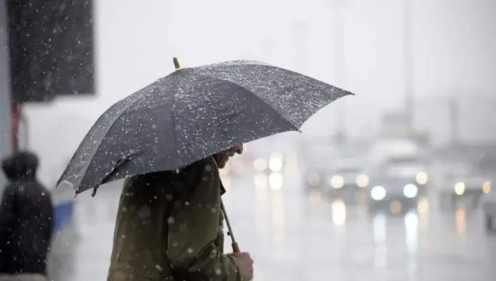 Frente fria muda o tempo em Santa Catarina com chuva, temporais e queda nas temperaturas até domingo
