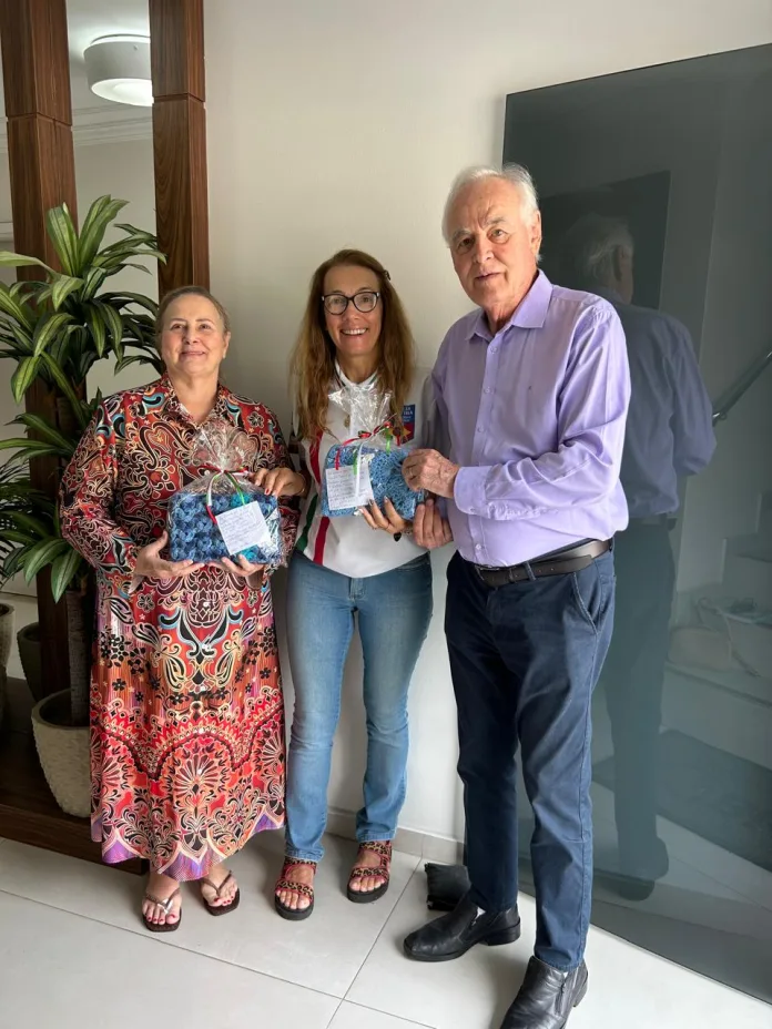 Projeto une Timbó, Itália e Palestina por meio de cobertores confeccionados por voluntárias