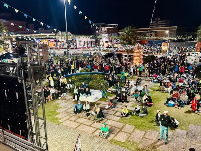 Indaial transmite jogo do Brasil na Copa do Mundo com telão na Praça da Prefeitura nesta quarta-feira