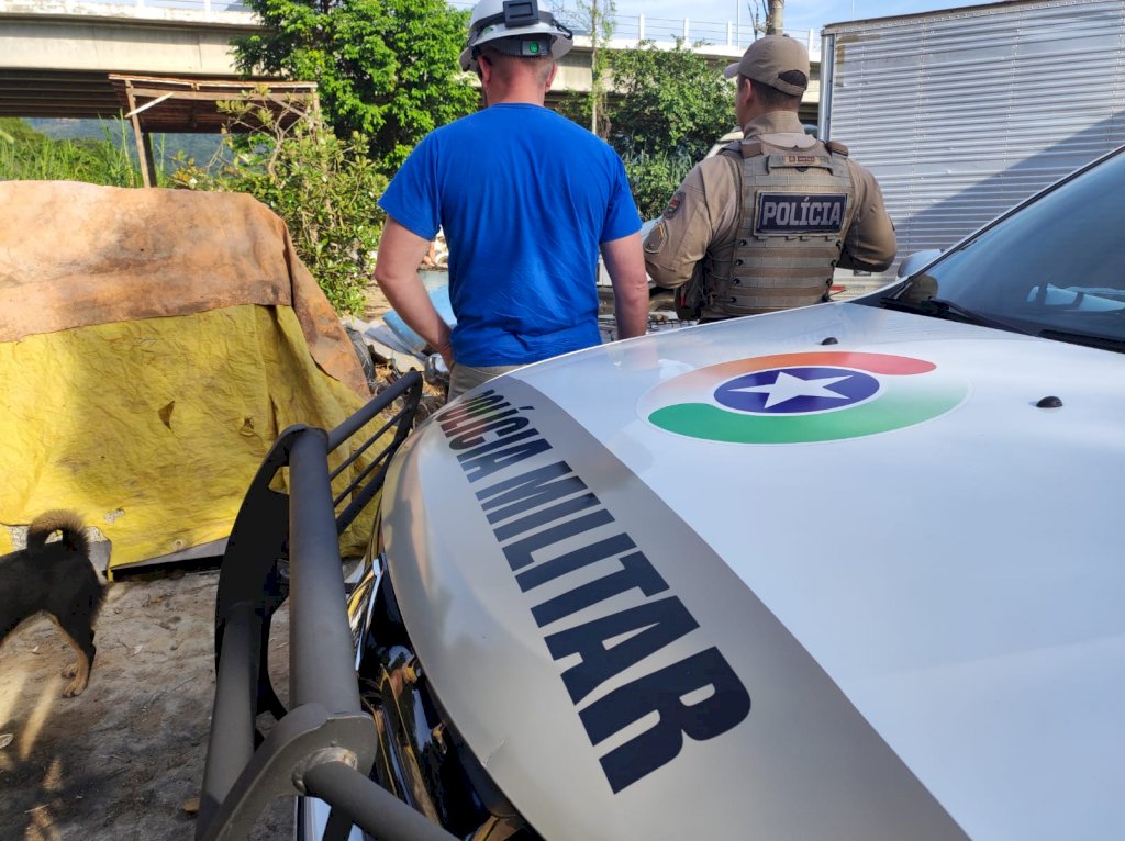 Cumprimento de mandado por furto qualificado em Indaial